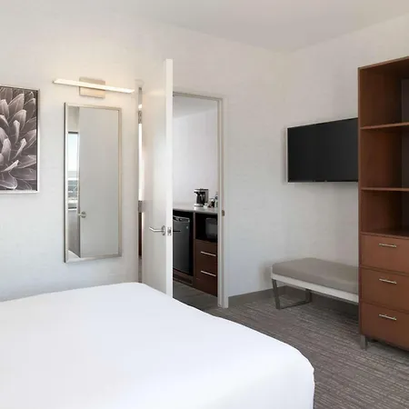 Doubletree Suites By Hilton Phoenix Exterior photo
